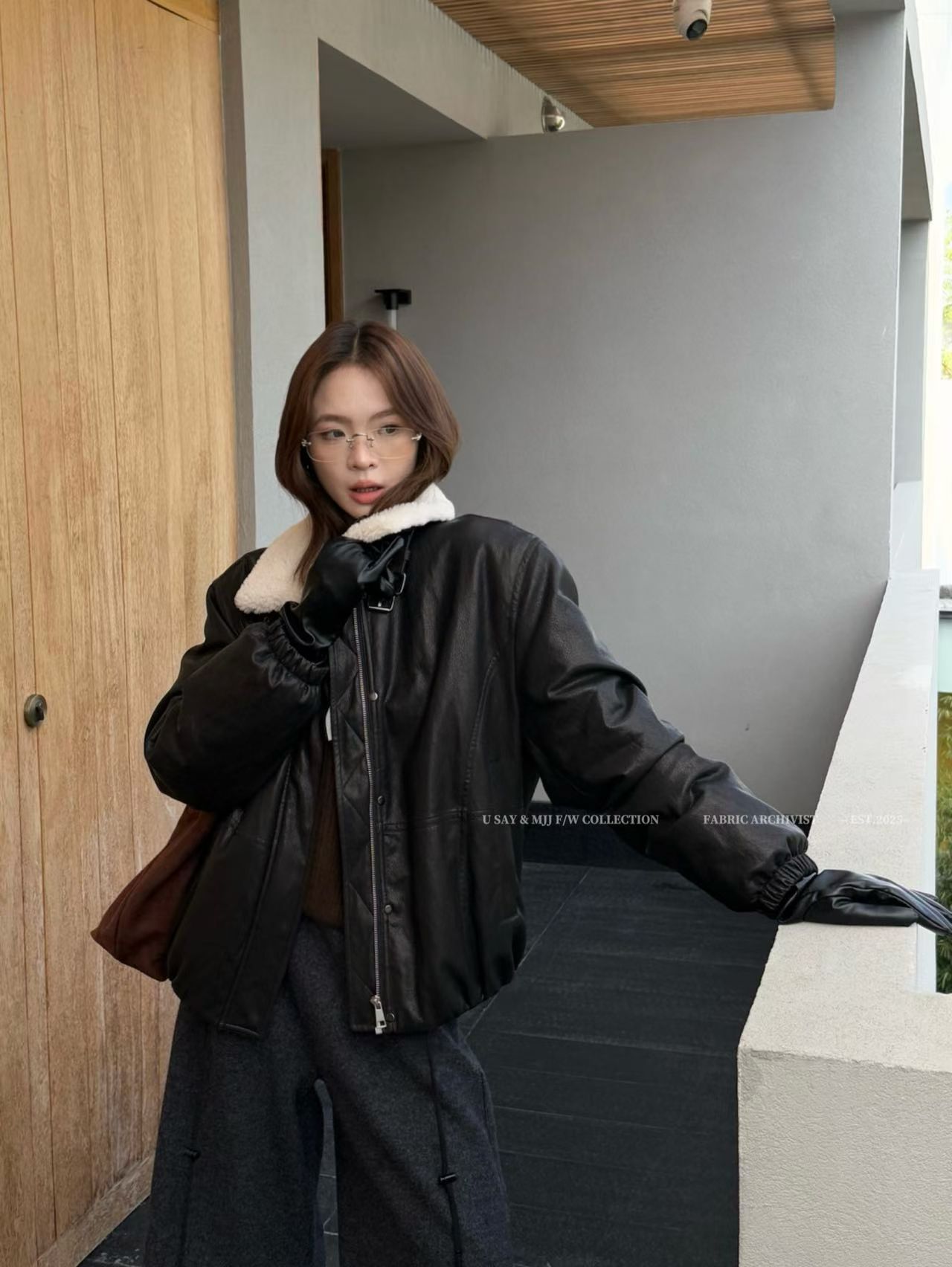 韩系25冬新款设计感高品质亮面蛋白皮皮毛一体内里全绒加厚外套