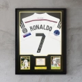 1415C Ronaldo Signature Framed 3