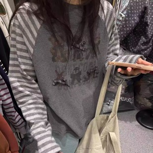 T恤打底衫 拼色长袖 圆领字母卡通图案插肩袖 DUODUO