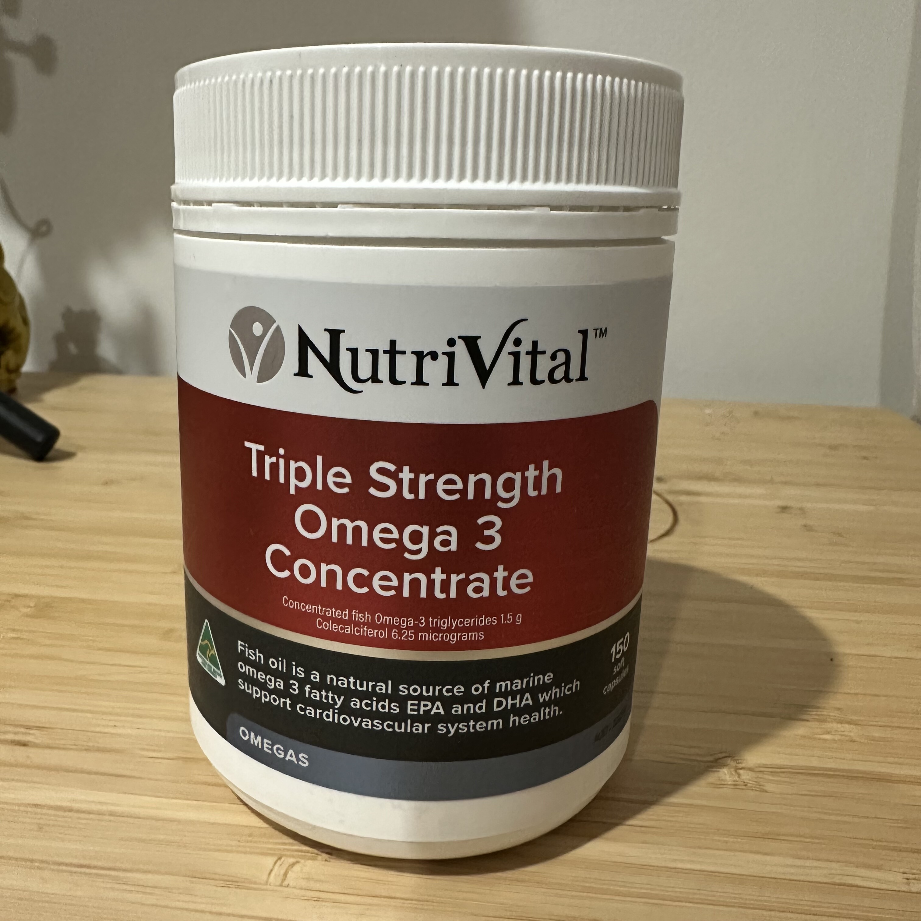澳洲直邮NutriVital三倍浓缩无腥鱼油欧米茄3+维D3柠檬150粒
