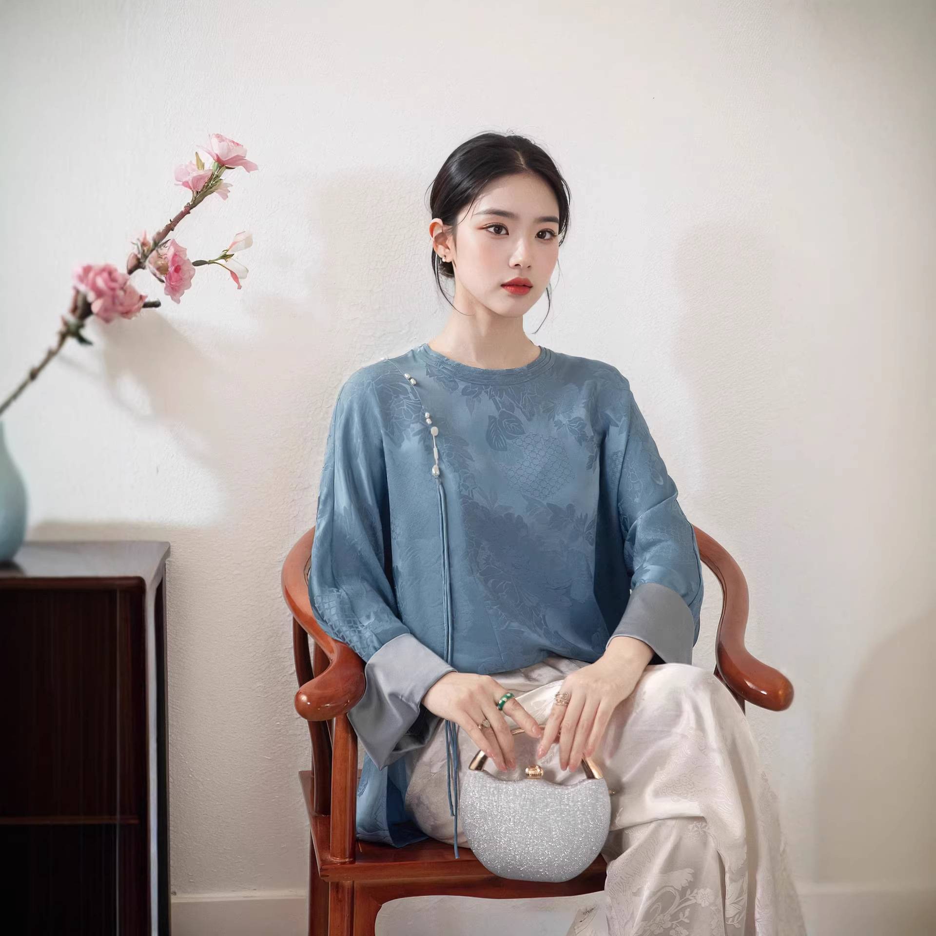 深圳南油新中式圆领衬衫真丝花萝钉珠小衫复古新中式国风汉服