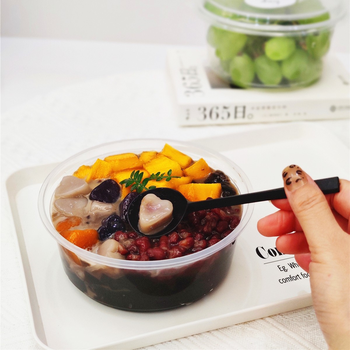 圆形冰粉打包盒带盖网红加厚一次性商用椰奶清补凉甜品外卖专用碗