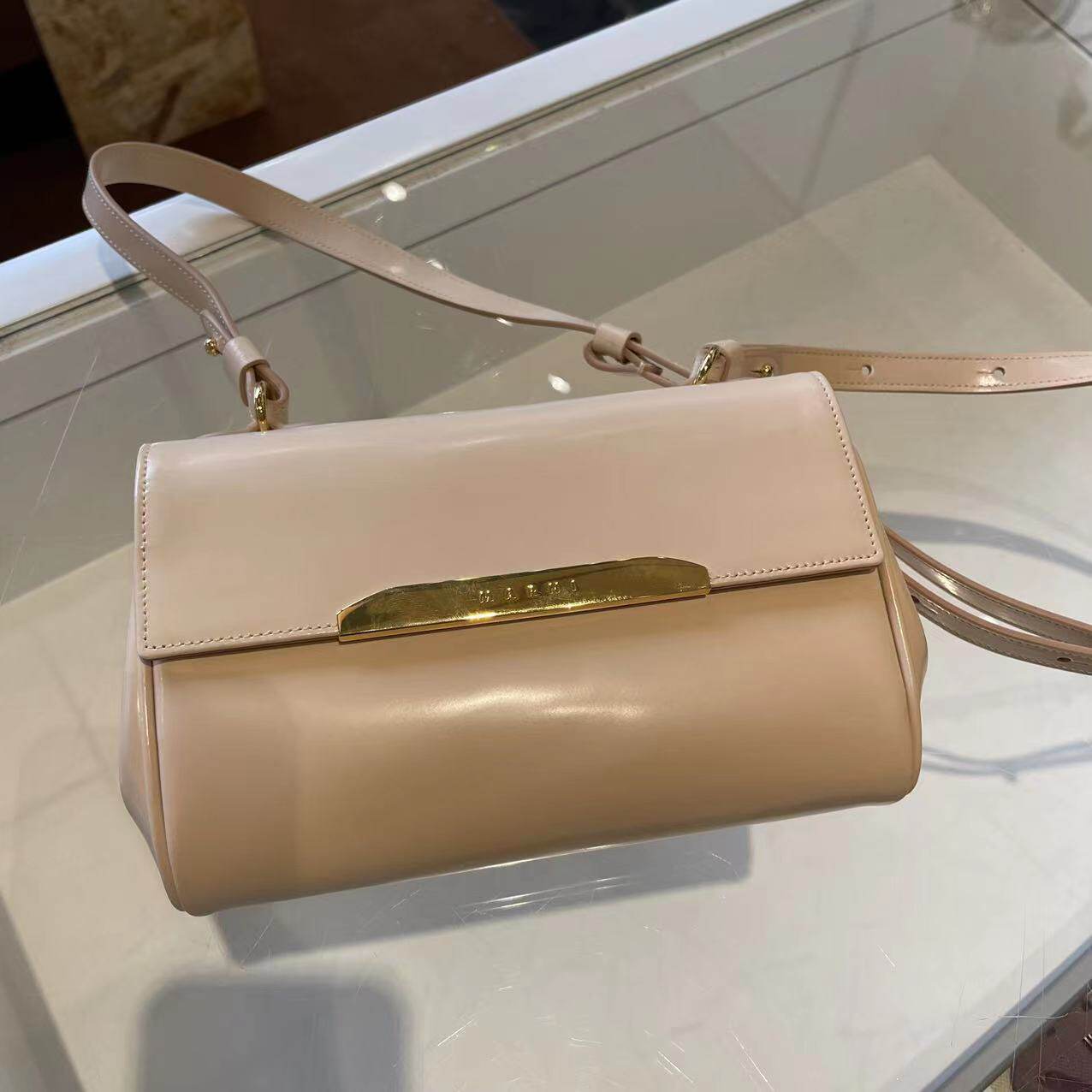 【璇仔意大利】marni腋下斜挎包包奶茶色