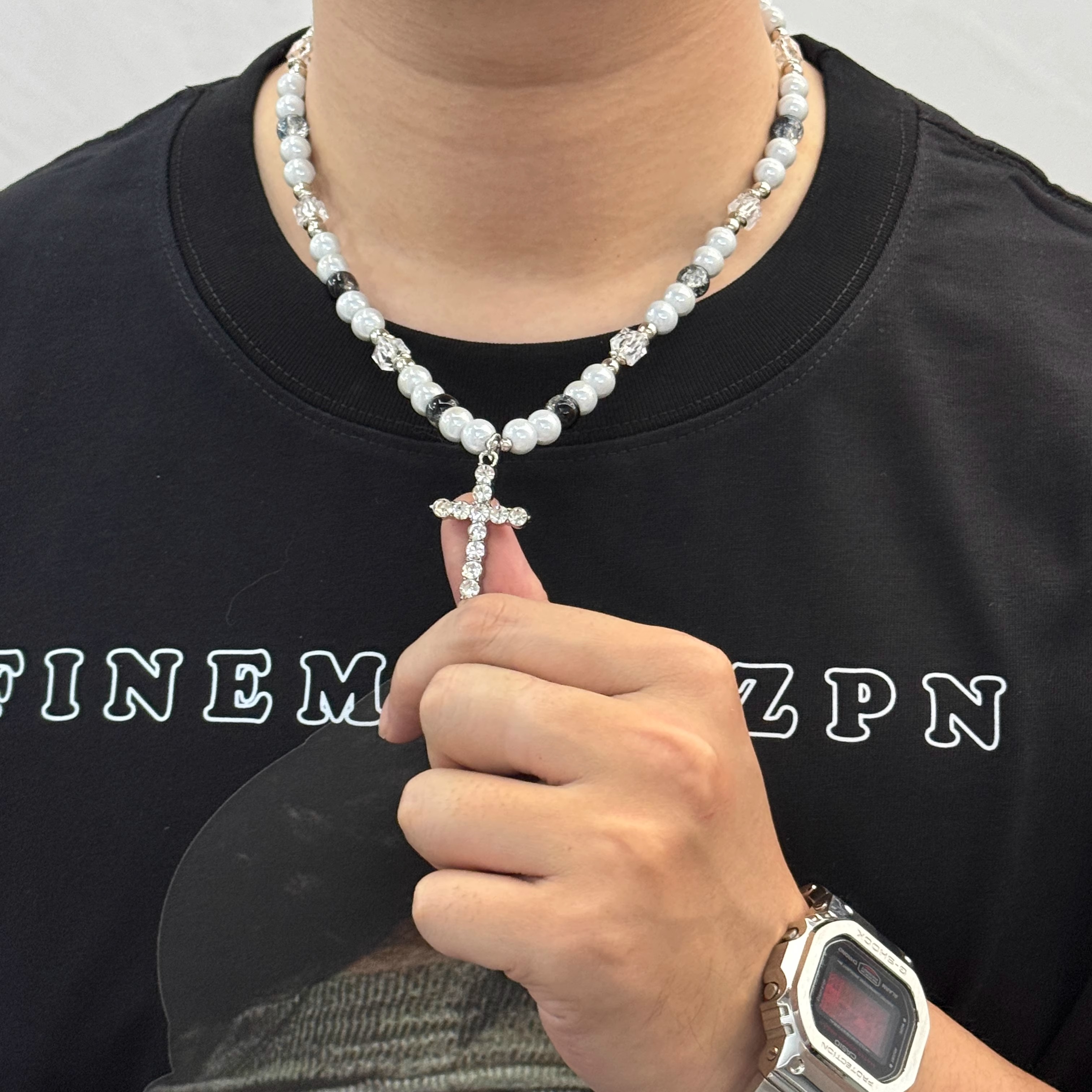 反光珠子拼接十字架吊坠项链