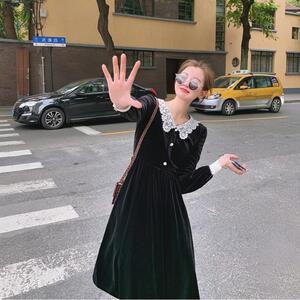 黑色连衣裙高级感丝绒新款2023早秋复古千金感赫本风气质小黑裙女