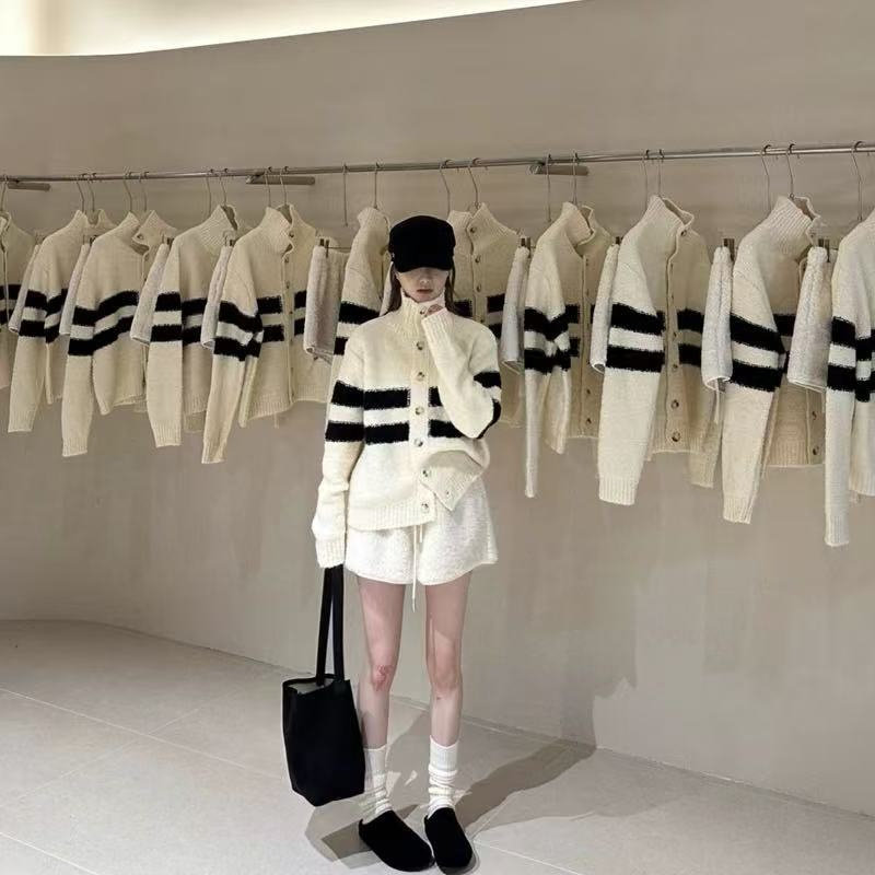 2025高领条纹毛绒毛衣开衫女秋冬