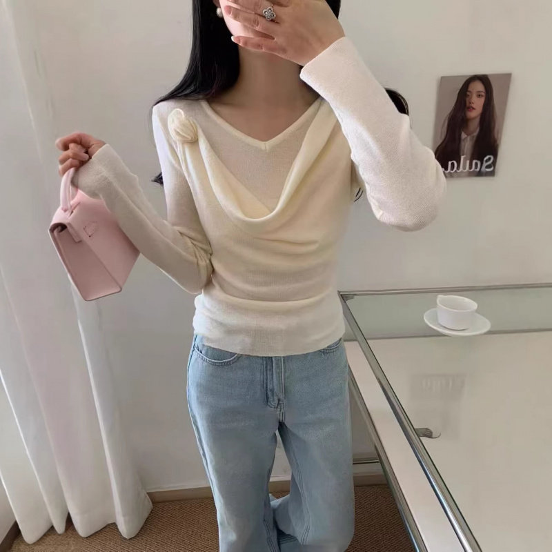 韩系设计感v领褶皱长袖针织衫女春季新款修身花朵立体装饰上衣ins,女装/女士精品,毛针织衫,淘宝优惠券,粉丝福利购,淘宝优惠卷