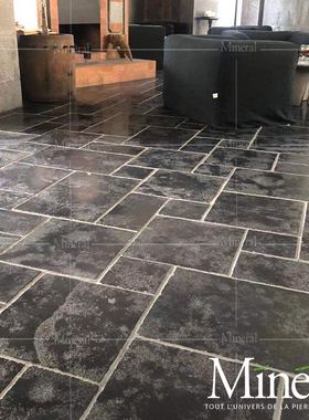 黑色莱姆石仿古砖侘寂风民宿酒店地面砖接混拼天然石材