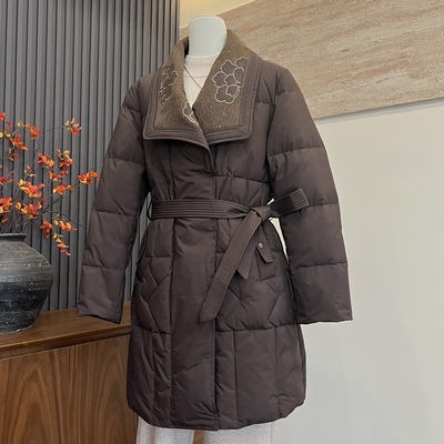时尚新款妈妈装冬季中长款白鸭绒
