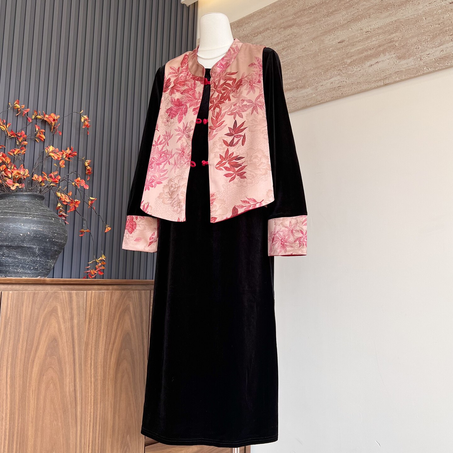 新中式妈妈装春季新款金丝绒连衣裙马甲两件套中老年女士国风套装