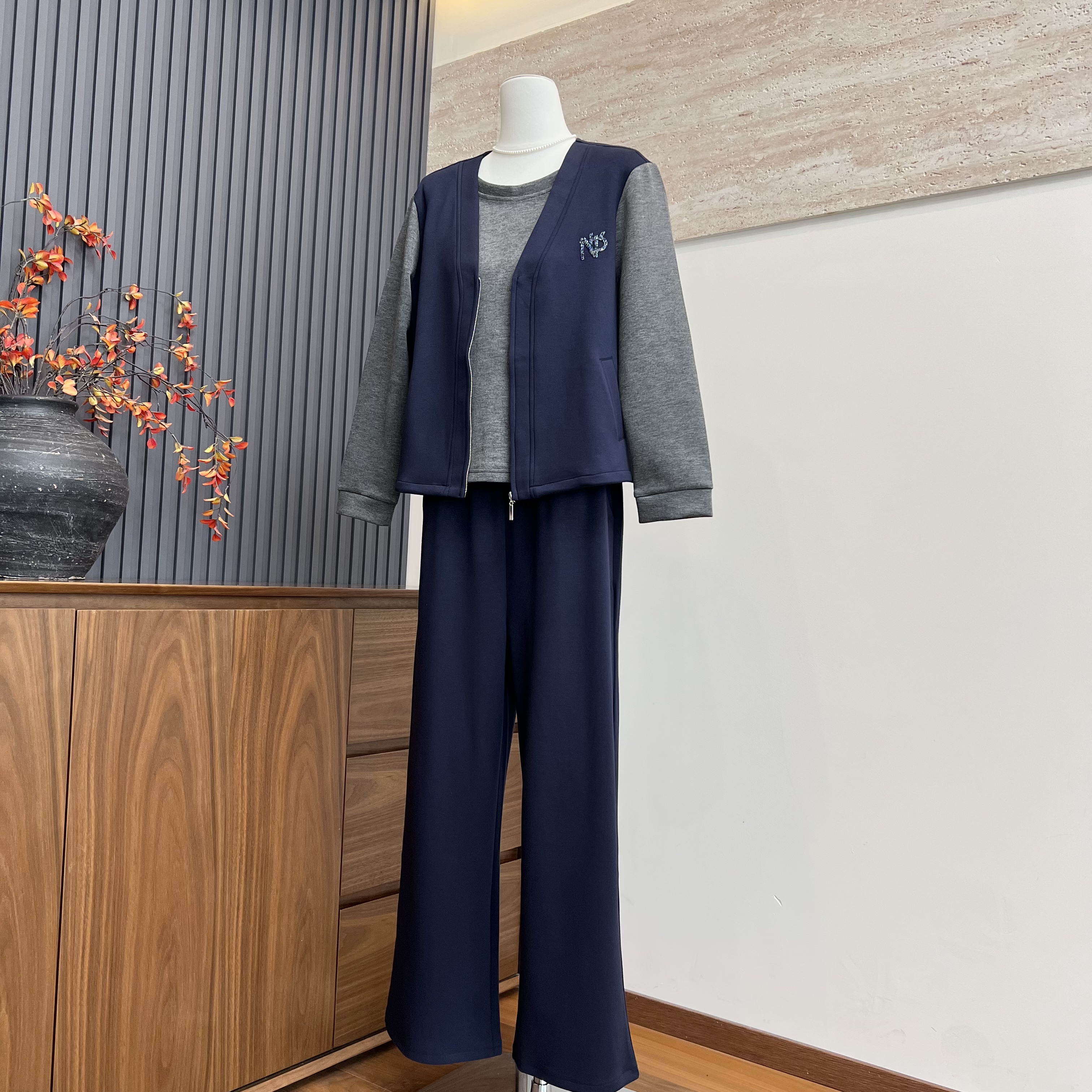 时尚新款妈妈装秋季休闲上衣中老年女士显瘦直筒裤运动服两件套装