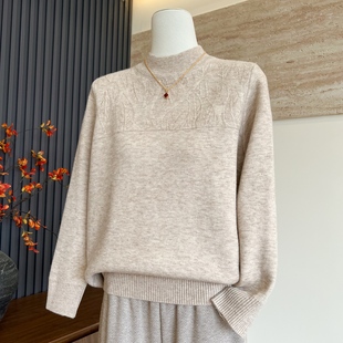 时尚洋气秋冬季妈妈加厚中领上衣内搭中老年女百搭一体绒保暖毛衣