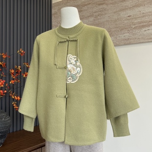 新中式妈妈装针织衫新款秋冬绣花内搭外套真两件中老年女奶奶套装