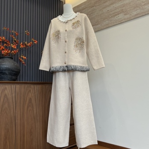 时尚新款妈妈装秋季针织上衣松紧腰裤子真两件中老年女士毛衣套装