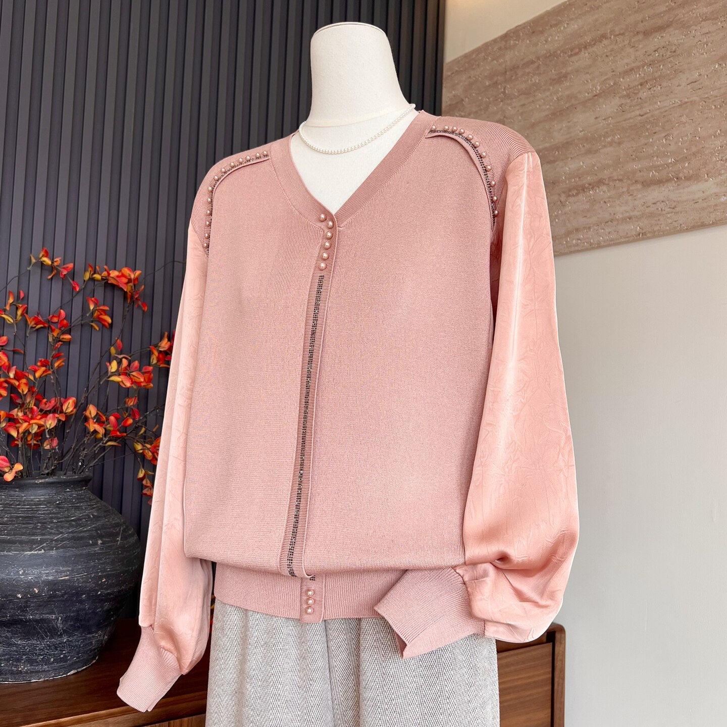 时尚气质新款妈妈装针织衫V领长袖春季T恤中老年女士显瘦洋气小衫