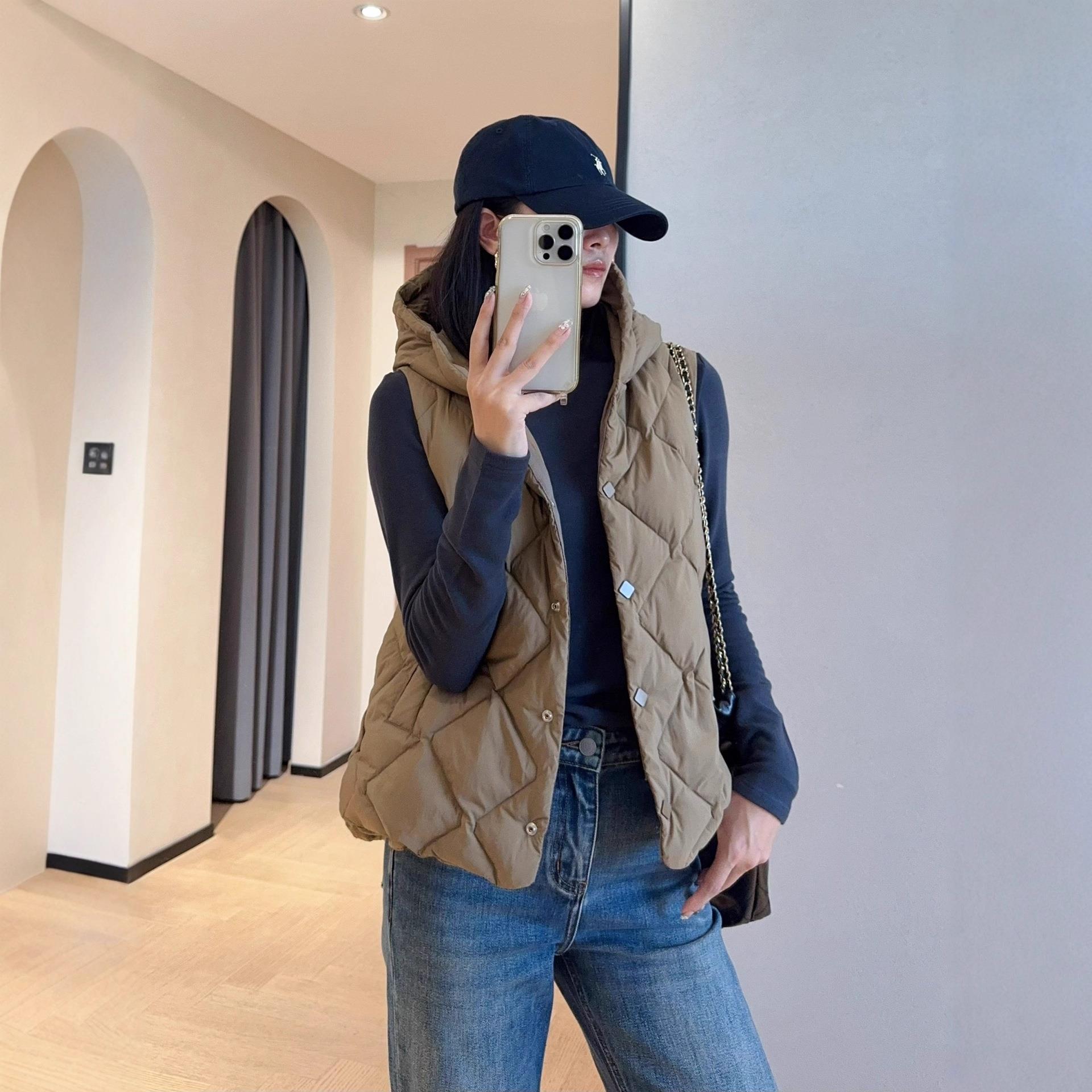 90白鸭绒小个子轻薄显瘦连帽羽绒马甲外套2025冬新款G102707