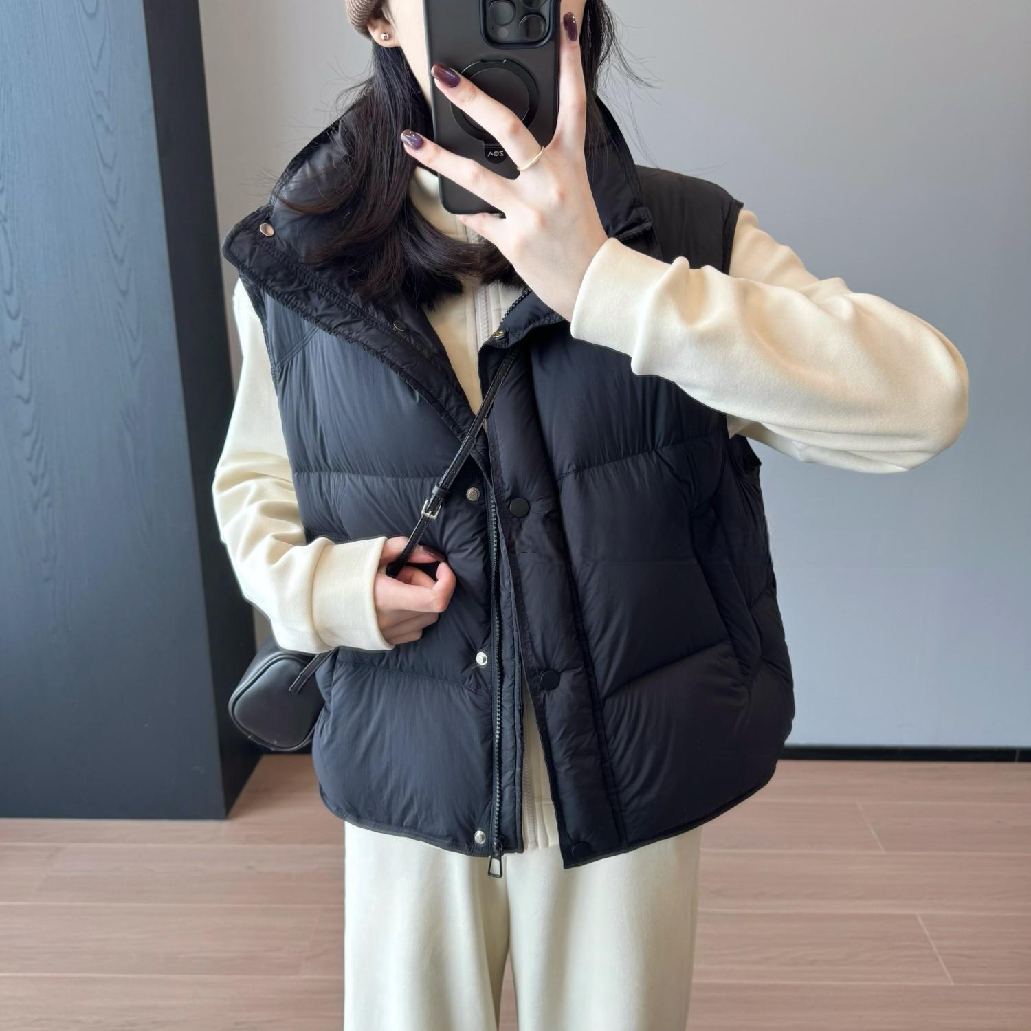 云朵马甲~轻盈保暖90鸭绒蓬松泡芙立领羽绒马甲女25秋冬新G100604