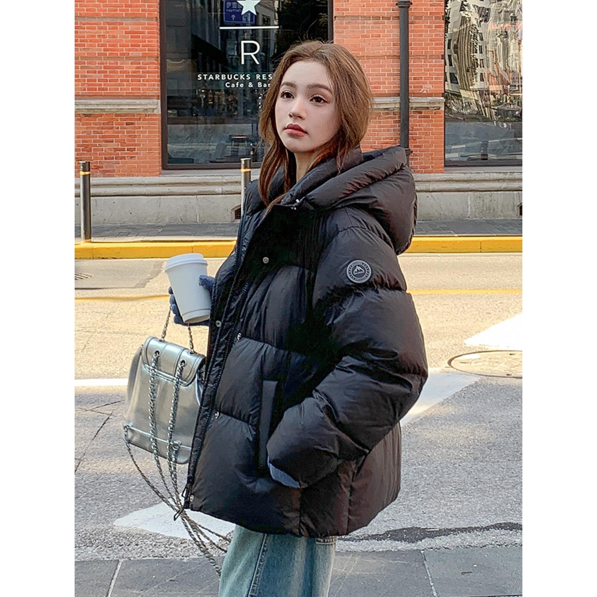 黑色羽绒服女款冬季2025年新款短款加厚棉服外套轻薄高中生超好看