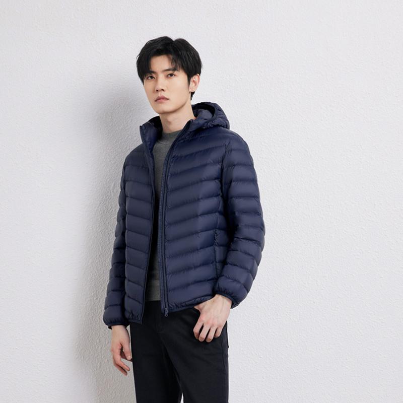 2025年新轻薄款羽绒服男士短款连帽秋冬90白鸭绒宽松版休闲外套潮