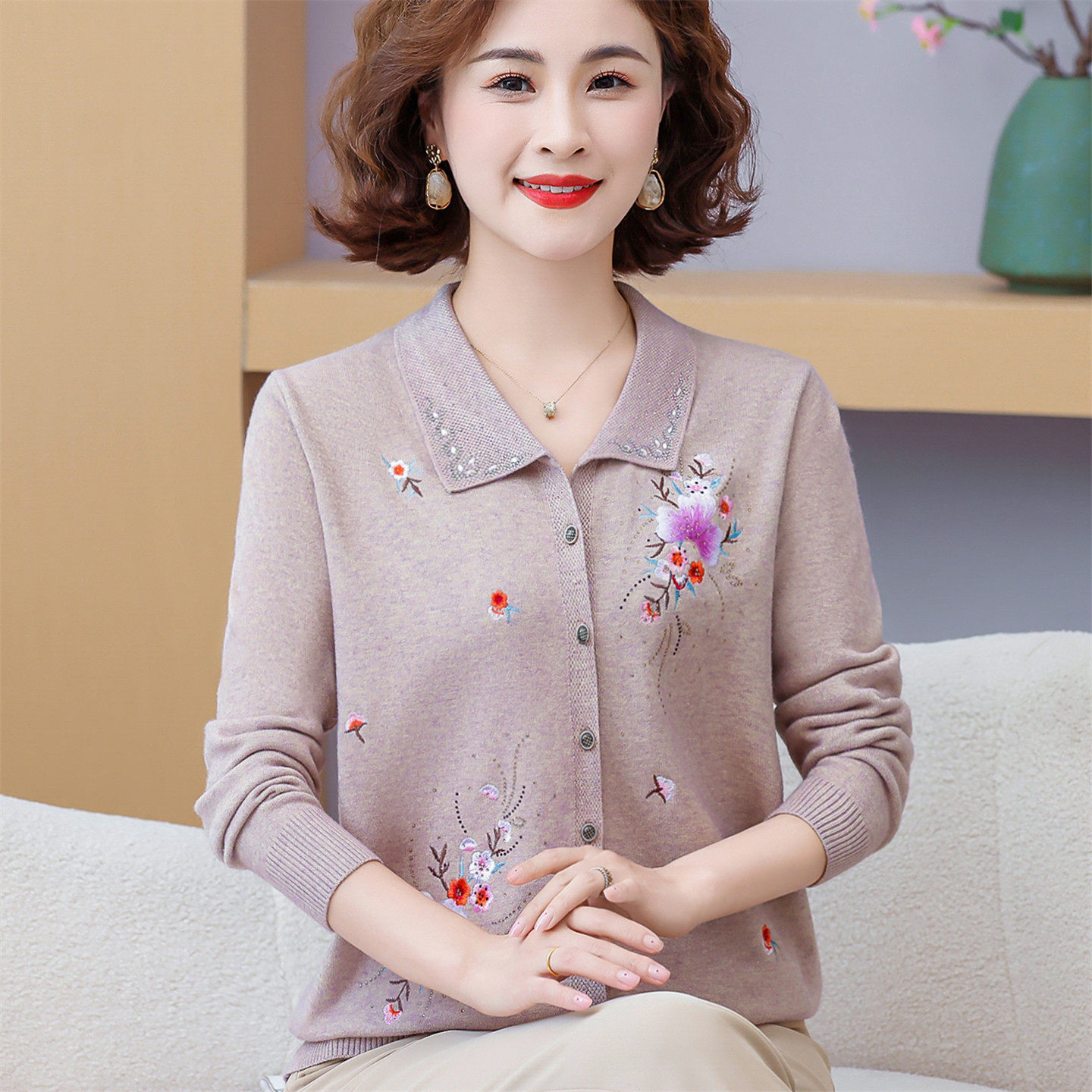 妈妈春装薄款排扣针织外套开衫图片