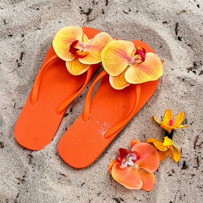 夏季新款蝴蝶兰花朵人字拖海边沙滩鞋女生度假休闲凉拖鞋平底拖鞋