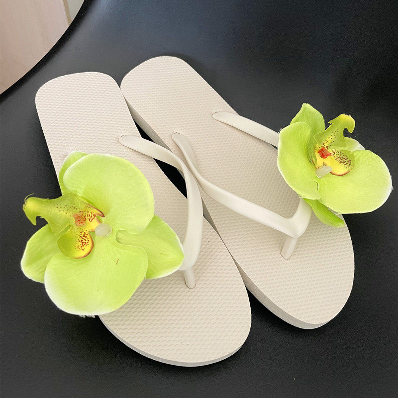 易梦玲同款新款蝴蝶兰人字拖外穿百搭时尚平底软底踩屎感沙滩拖鞋