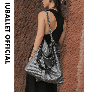 IUBALLET 向野 新品hobo托特包大容量单肩包大包褶皱斜挎水桶包