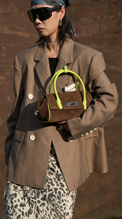 IUBALLET 密西比派对 新款保龄球包麂皮绒通勤手提包女法棍包