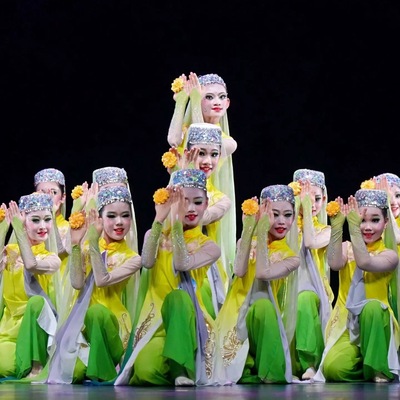 沙枣花开十里香儿童民族舞蹈服演
