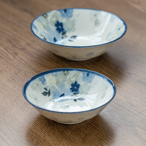 日本进口釉下彩悠游花小深盘浅钵日式碎花多用碗甜品盘浅口碗菜盘