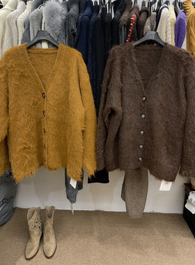 Hhh 2025年冬季新款韩版设计感V领针织开衫女宽松显瘦毛衣外套潮