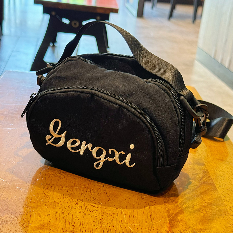 男女夏季超轻多口袋小挎包