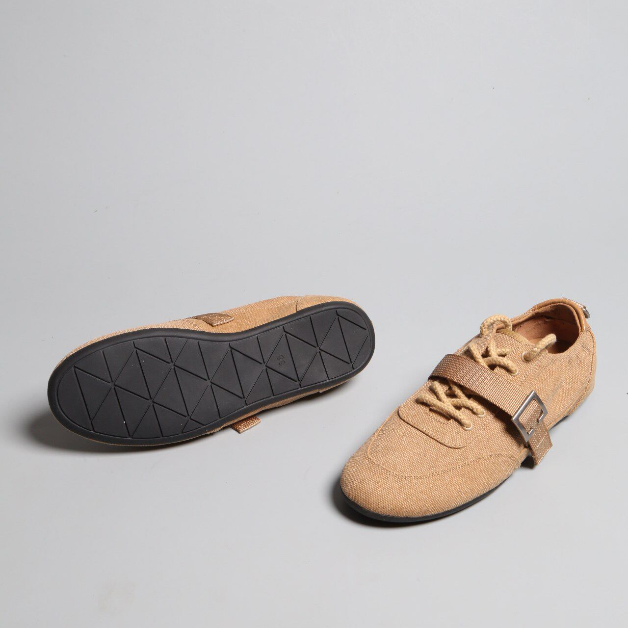 台版舒服后松紧软鞋底绸缎面内羊皮女运动鞋休闲鞋板鞋德训鞋