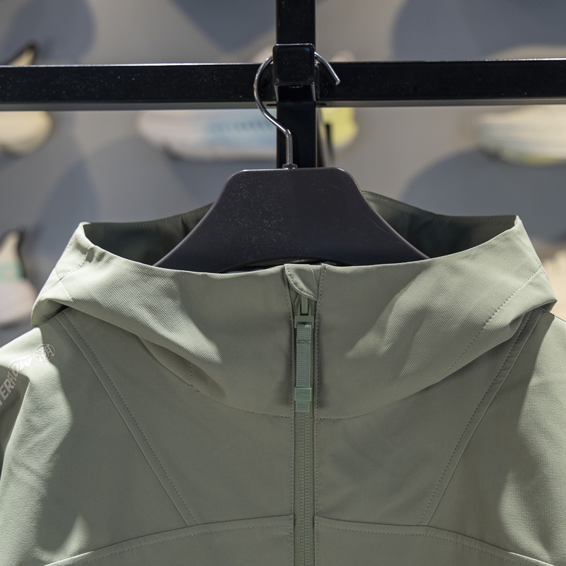 李宁专柜lining风衣2025秋季女子新款舒适潮流运动时尚防风冲锋衣