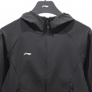 李宁运动风衣女子2025秋季新款防泼水梭织开衫连帽外套黑色冲锋衣