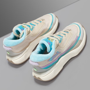 配色轻便运动学生跑步休闲鞋 WARM女子软底潮流时尚 SOFT 李宁正品