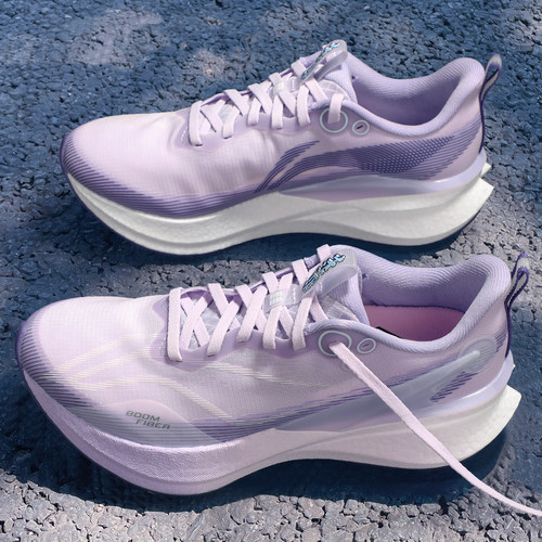 李宁系列2025秋季新款女子赤兔8pro轻量透气耐磨时尚运动鞋跑鞋