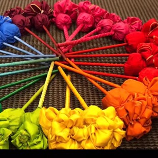 定制舞蹈彩带真丝电力纺火炬彩带带花苞彩绸真丝彩带棒渐变长甩绸