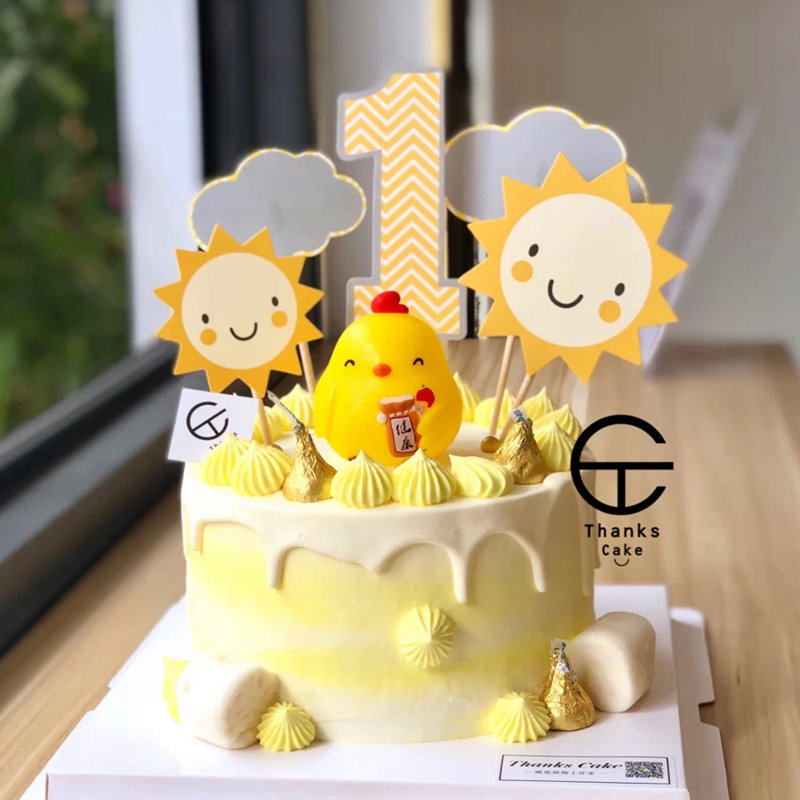 小黄鸡蛋糕装饰摆件鸡宝宝生肖鸡可爱小鸡仔玩偶摆件太阳云朵插牌