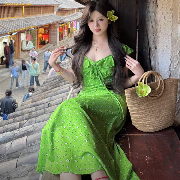 韩系女夏季纯欲修身显瘦包臀吊带裙休闲度假风茶歇碎花连衣裙长裙