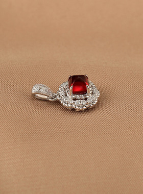 18k金铂金950人工培育钻石足反钻人工钻糖塔吊坠