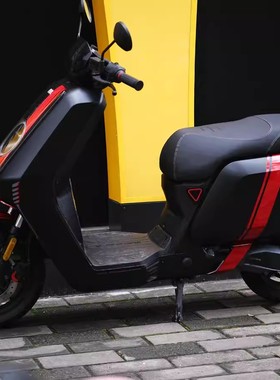 适合小牛nxt nx赛道风车身红色拉花贴纸车身装饰侧面三角灯改色贴