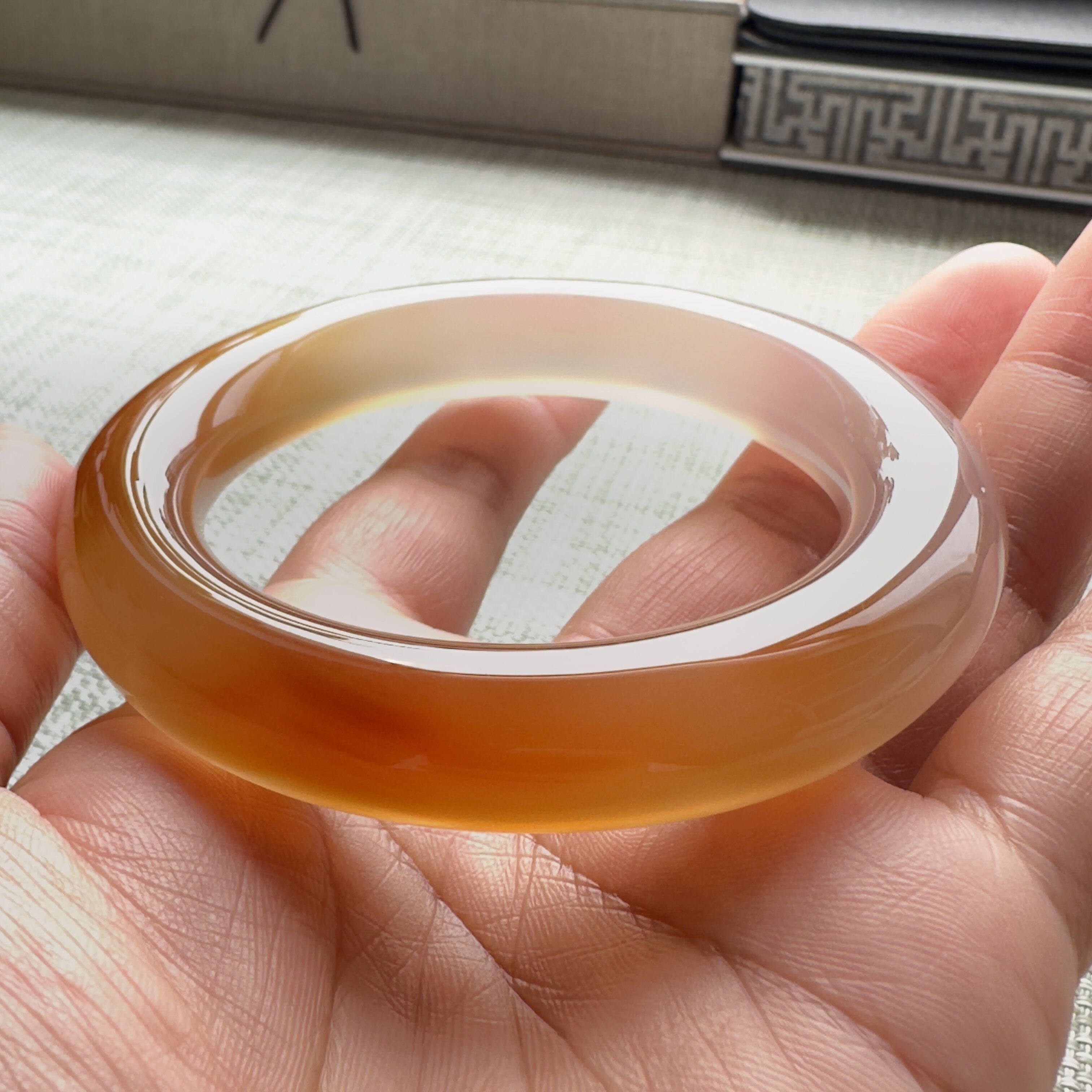花语玉髓天然巴西老料油润俏色粉圆条玛瑙手镯圈口58mm