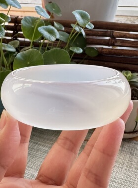 花语玉髓天然海洋玉髓马料高冰冷白加宽加厚版玛瑙手镯圈口60.5mm