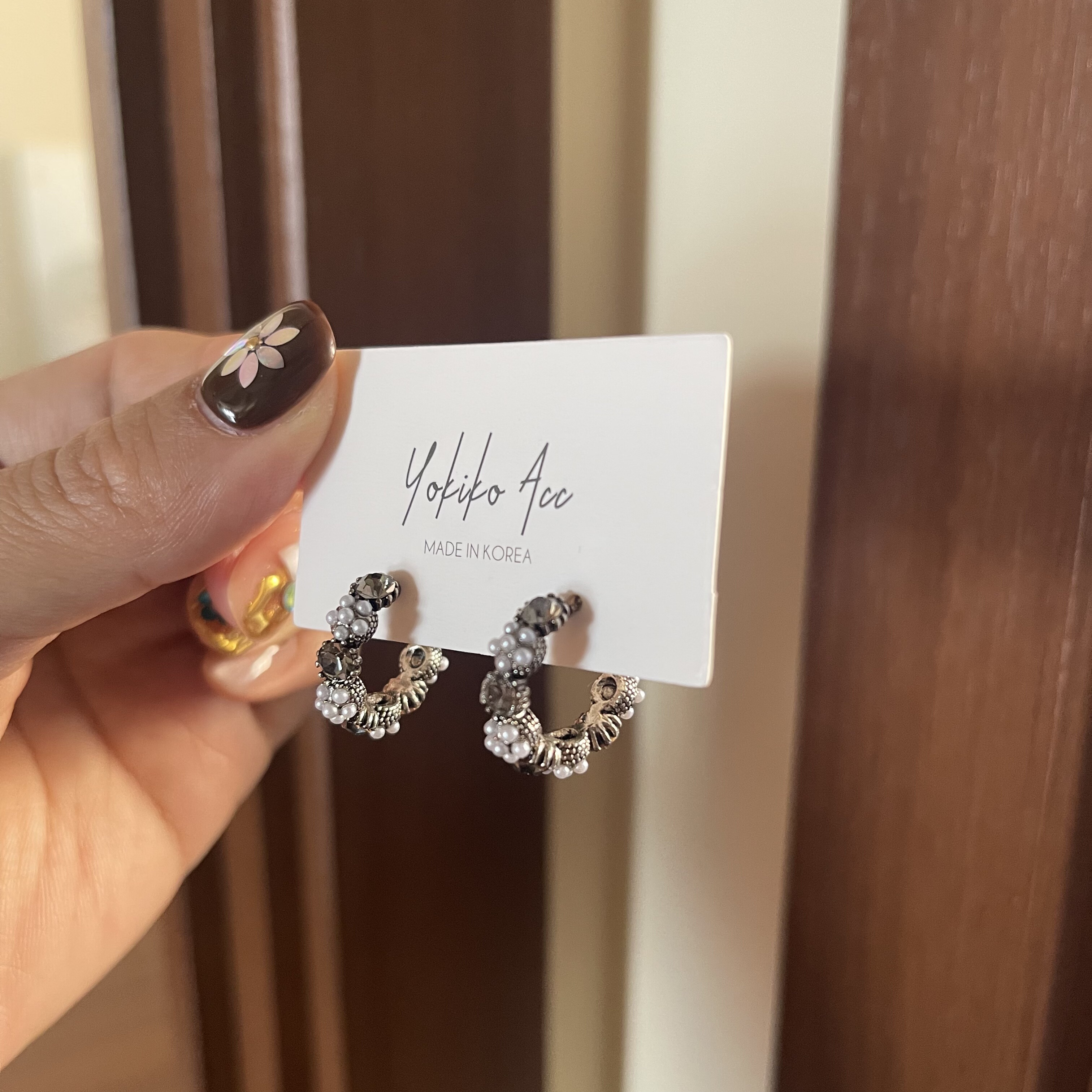 韩国进口新款黑色拼色珍珠耳环女轻奢高级感法式小众设计耳圈