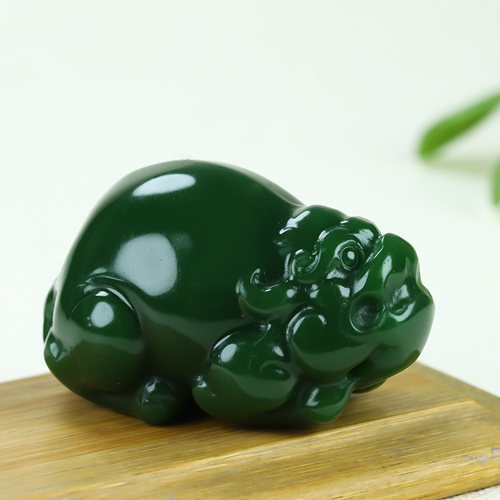 新疆和田玉碧玉貔貅手把件