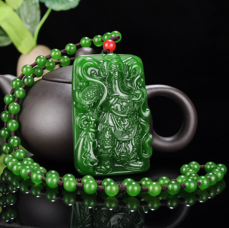 新疆和田玉男款关公财神 牌子 羊脂碧玉关公挂件 男款关公吊坠玉