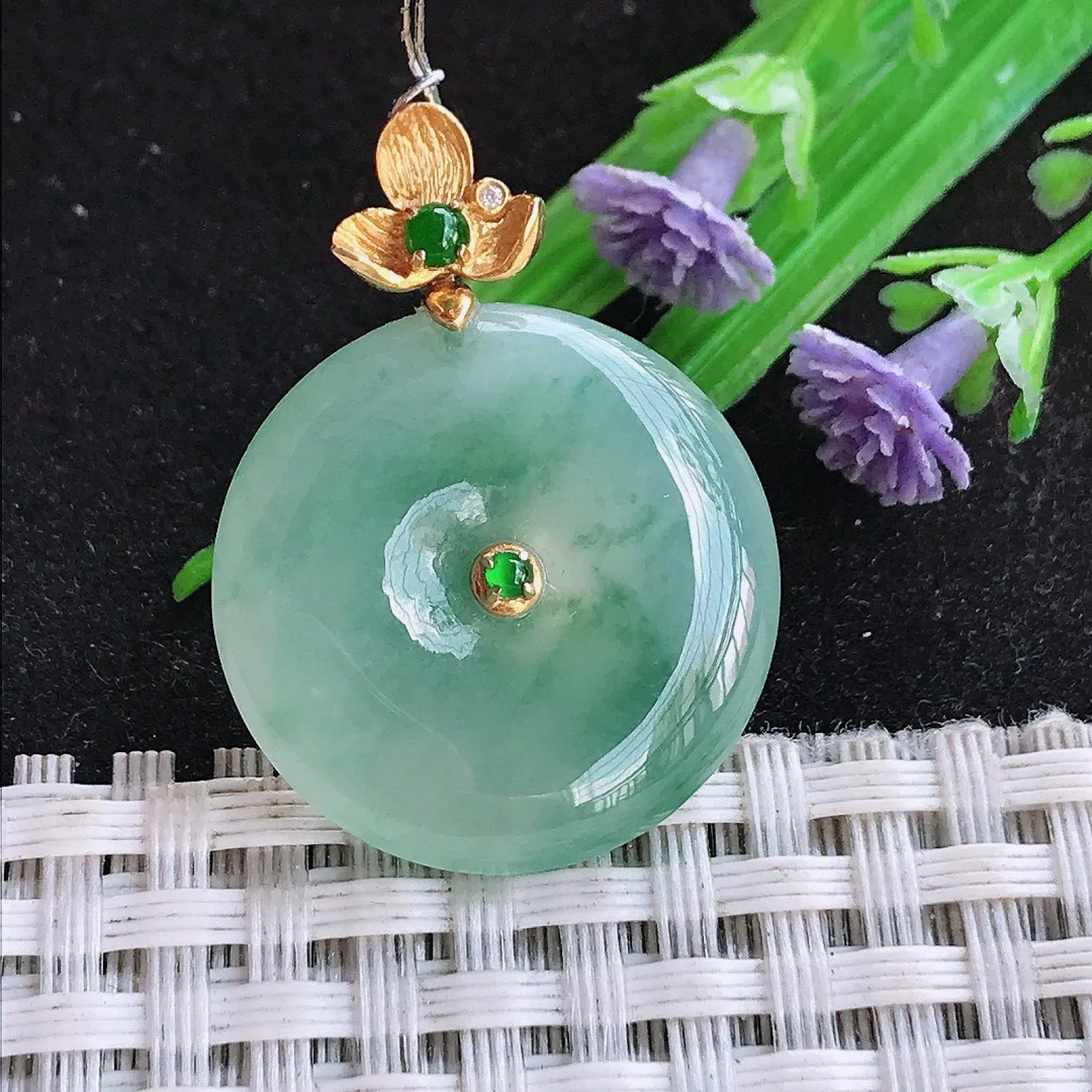 自然光23.5/5.2老坑18k金镶嵌冰种冰晴飘花平安扣挂件翡翠玉吊坠