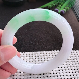 12.2老坑精美冰润飘绿胖圆条手镯翡翠玉镯子 实拍A货翡翠56.5