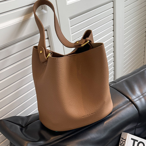 新款潮流时尚单肩洋气手提水桶包